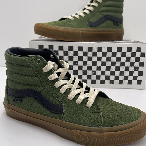 Vans WMNS Skate Sk8-Hi Green/Gum
VN0A5FCC17P
Sneakersers - Picture 14 of 16